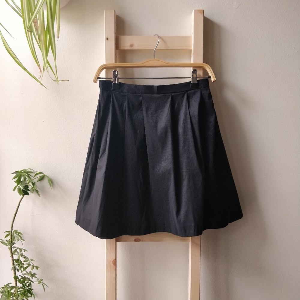 3 for $20 -Forever 21 NWT skater skirt small black